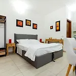 Apartment Lucrezia Cinecitta House *