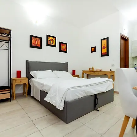 Апартаменты Lucrezia Cinecitta House *