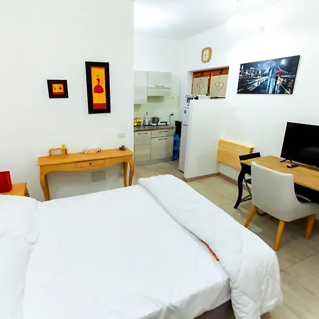 Lucrezia Cinecitta House Апартаменты