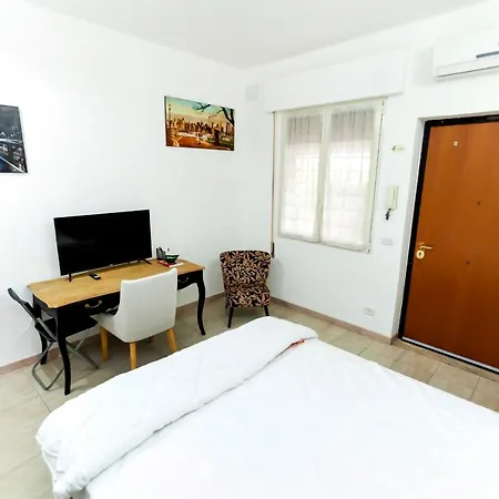 Апартаменты Lucrezia Cinecitta House *