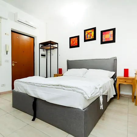 Lucrezia Cinecitta House *