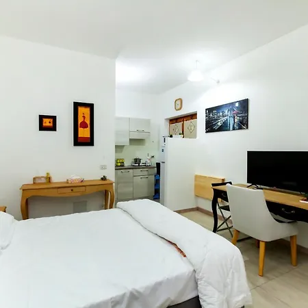 Lucrezia Cinecitta House *