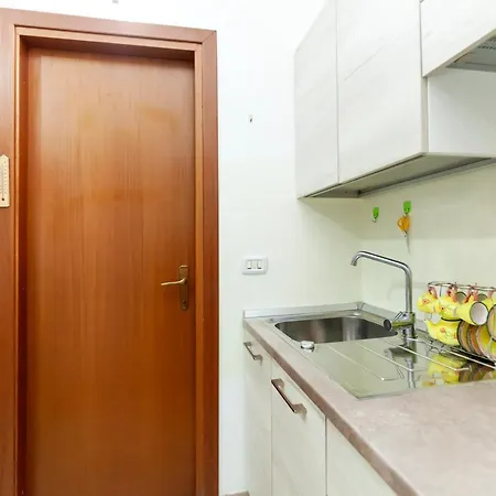 Lucrezia Cinecitta House * Рим